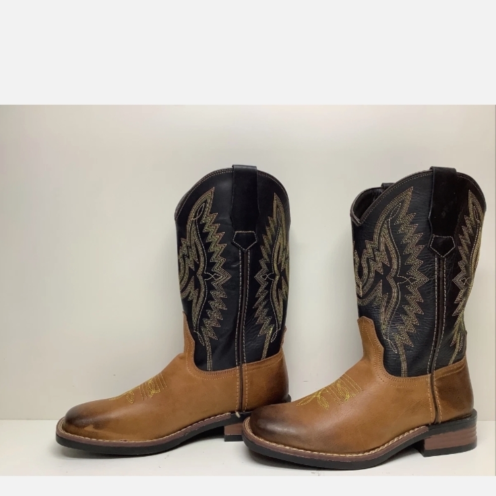 NWOT J.B. Dillon Boys 5.5Y Brown and Black Western Boots